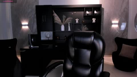 Larisa Smirnov online show from 02/18/26, 03:35