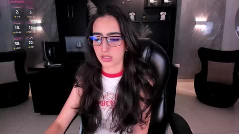 Larisa Smirnov online show from 02/19/26, 03:35