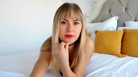 Snapshot of larissa4 chatting on 02/14/25, 01:40 Larissa online show from 02/14/25, 01:40