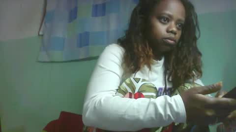 larissa645771 online show from 10/18/25, 08:26