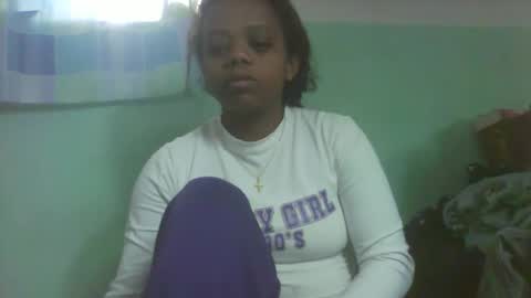 larissa645771 online show from 11/21/25, 10:25