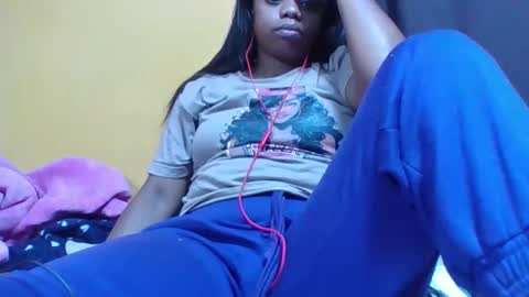 larissa645771 online show from 04/17/26, 06:00