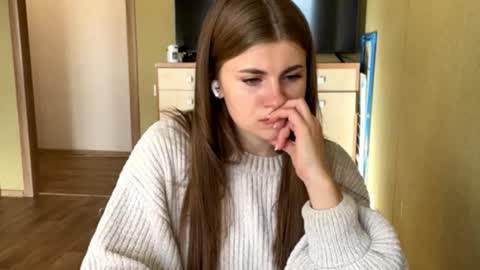 Snapshot of larrainewildenberg chatting on 10/13/25, 12:05 I am Jane ntmu Lets hit 10 Thumbs Up together online show from 10/13/25, 12:05