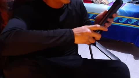 Larry online show from 03/04/26, 01:33