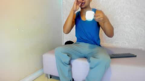 LARRY online show from 01/12/26, 12:32