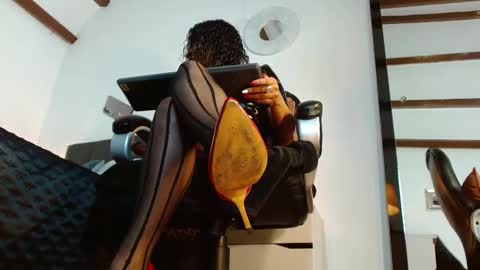 Snapshot of laryssa_swayer chatting on 09/26/25, 01:48 Laryssa online show from 09/26/25, 01:48