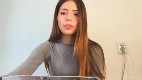 Mila online show from 05/03/26, 04:13