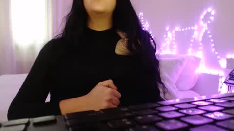 Snapshot of lasolitaauri chatting on 02/05/26, 03:27 Auri online show from 02/05/26, 03:27