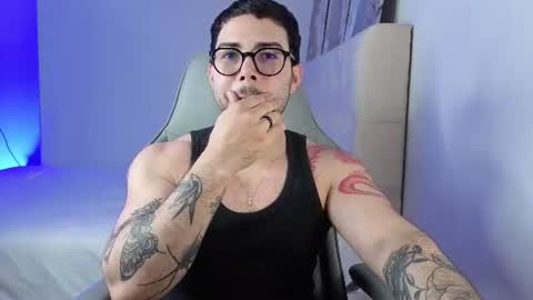 Snapshot of latam_ chatting on 08/09/26, 03:23 YOUR BABY online show from 08/09/26, 03:23