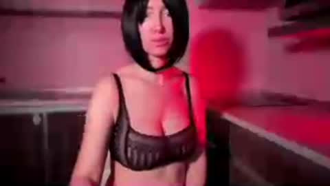 Snapshot of latebloomtati chatting on 05/15/26, 09:33 Goddess Tati Bangs Fetish online show from 05/15/26, 09:33