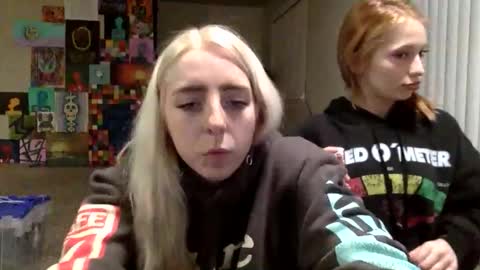 Snapshot of latenightkash chatting on 02/22/26, 05:51 Roxy blue online show from 02/22/26, 05:51