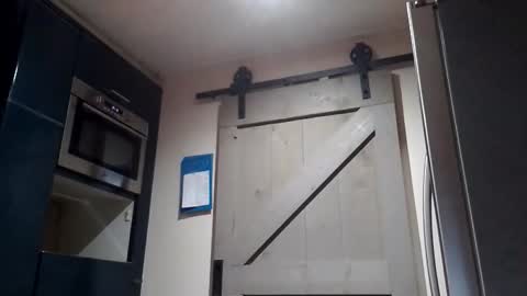 latex boy 38 online show from 12/17/25, 08:15