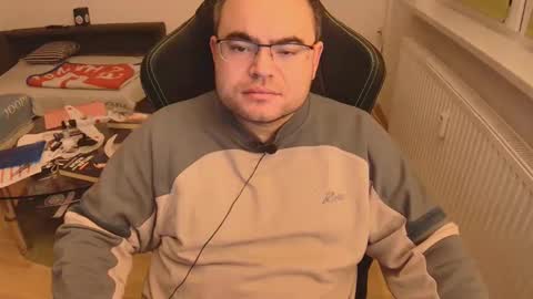 latexboy893 online show from 11/23/25, 09:14