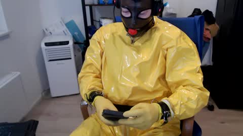 Snapshot of latexslaafboy2 chatting on 12/09/24, 07:28 latexslaafboy online show from 12/09/24, 07:28