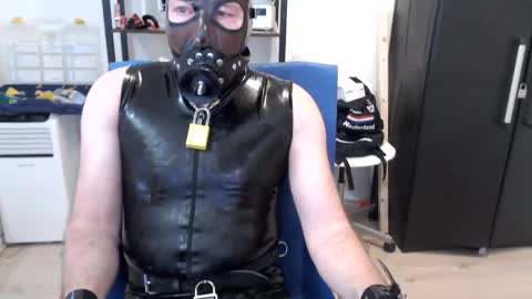 Snapshot of latexslaafboy2 chatting on 01/02/25, 09:22 latexslaafboy online show from 01/02/25, 09:22