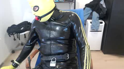Snapshot of latexslaafboy2 chatting on 03/10/25, 10:15 latexslaafboy online show from 03/10/25, 10:15
