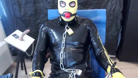 Snapshot of latexslaafboy2 chatting on 03/11/25, 10:07 latexslaafboy online show from 03/11/25, 10:07