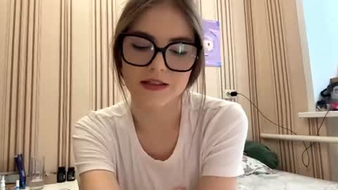 Snapshot of latiapetosa chatting on 06/10/26, 01:32 Mia online show from 06/10/26, 01:32