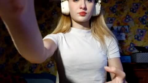Snapshot of laticiacalicutt chatting on 10/10/25, 12:15 Amelia online show from 10/10/25, 12:15