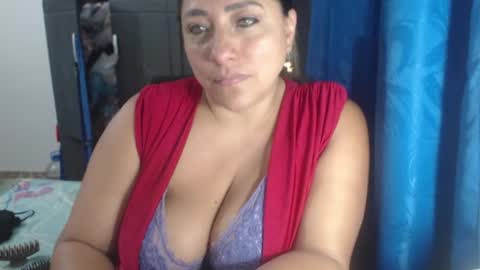 latin_big_boobs online show from 11/24/25, 01:49