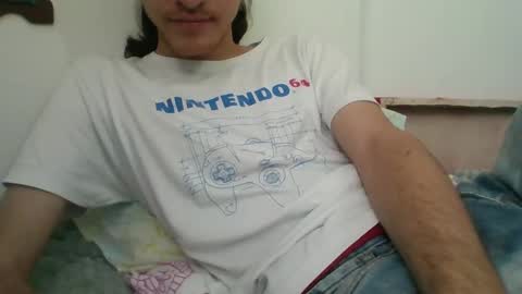 Snapshot of latin_boi6 chatting on 11/04/25, 01:54 Angel online show from 11/04/25, 01:54