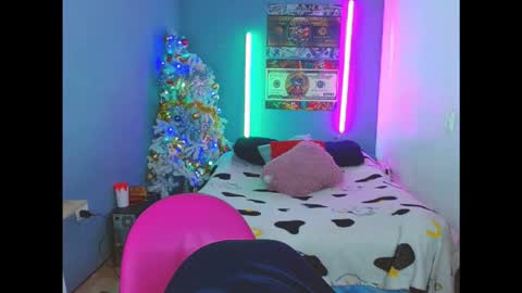 latin_boysxxx_ online show from 11/26/25, 01:50