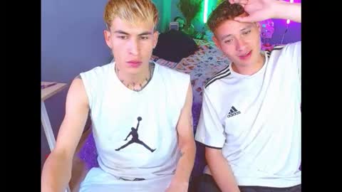 latin_boysxxx_ online show from 12/04/25, 06:38