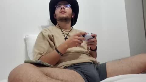 Snapshot of latin_edge chatting on 03/12/25, 02:52 Latin edge online show from 03/12/25, 02:52