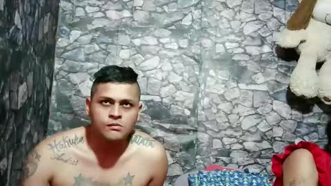 Snapshot of latin_hornycouple chatting on 12/29/24, 07:00 latin_hornycouple online show from 12/29/24, 07:00