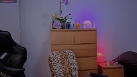  Free OF online show from 10/13/25, 05:13