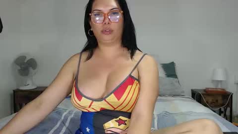 Snapshot of latinaflower_ts chatting on 05/09/26, 04:28 FLOR SALVAJE online show from 05/09/26, 04:28