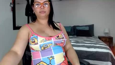 Snapshot of latinaflower_ts chatting on 07/04/26, 11:11 FLOR SALVAJE online show from 07/04/26, 11:11