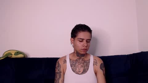 Snapshot of latinaleksa chatting on 12/01/24, 10:43 Alex online show from 12/01/24, 10:43