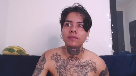 Snapshot of latinaleksa chatting on 12/23/24, 02:50 Alex online show from 12/23/24, 02:50