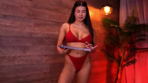 Latina online show from 10/25/25, 06:02