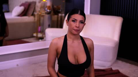 Latina online show from 04/21/26, 03:39