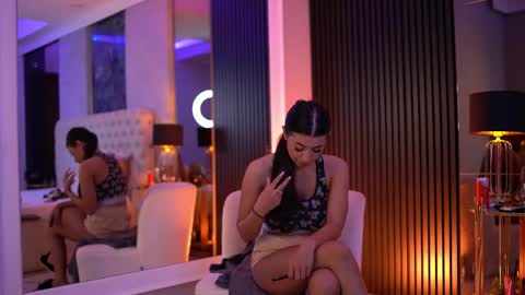 Snapshot of latinaloco chatting on 05/17/26, 06:59 Latina online show from 05/17/26, 06:59
