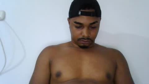 Snapshot of latinbbc_00 chatting on 02/21/25, 11:33 latinbbc_00 online show from 02/21/25, 11:33