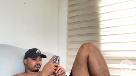 Snapshot of latinbbc_00 chatting on 02/23/25, 08:33 latinbbc_00 online show from 02/23/25, 08:33