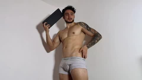 Snapshot of latinboyvip_ chatting on 06/06/26, 02:38 LatinBoyVIP Colombian online show from 06/06/26, 02:38