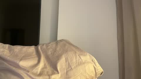 Hi -  online show from 04/23/26, 02:24