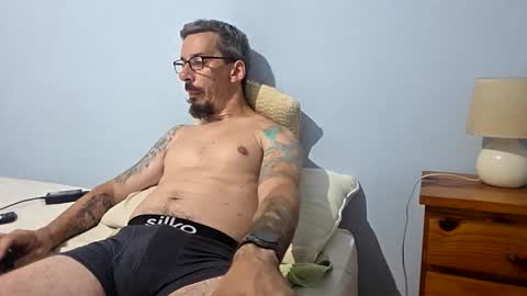 Snapshot of latinheat95 chatting on 02/10/26, 10:03 latinheat95 online show from 02/10/26, 10:03