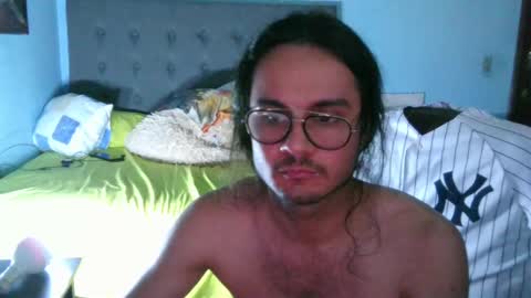 Snapshot of latinincognito chatting on 03/05/25, 10:21 latinincognito online show from 03/05/25, 10:21