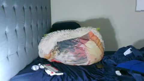 Snapshot of latinincognito chatting on 10/08/25, 07:06 latinincognito online show from 10/08/25, 07:06