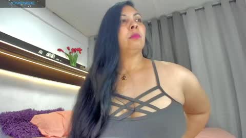 Snapshot of latinlove_sexygirls chatting on 06/03/26, 01:52 Vanessa online show from 06/03/26, 01:52