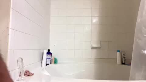 Snapshot of latinlover199518 chatting on 12/17/24, 12:56 latinlover199518 online show from 12/17/24, 12:56