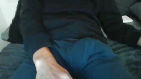 latinman7945 online show from 12/17/25, 06:19