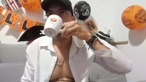 latinmartin254 online show from 11/01/25, 01:35