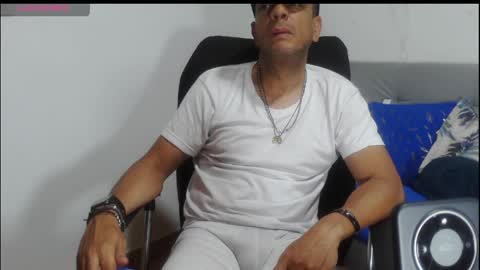 latinmartin254 online show from 04/30/26, 01:45