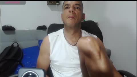 latinmartin254 online show from 05/01/26, 03:22
